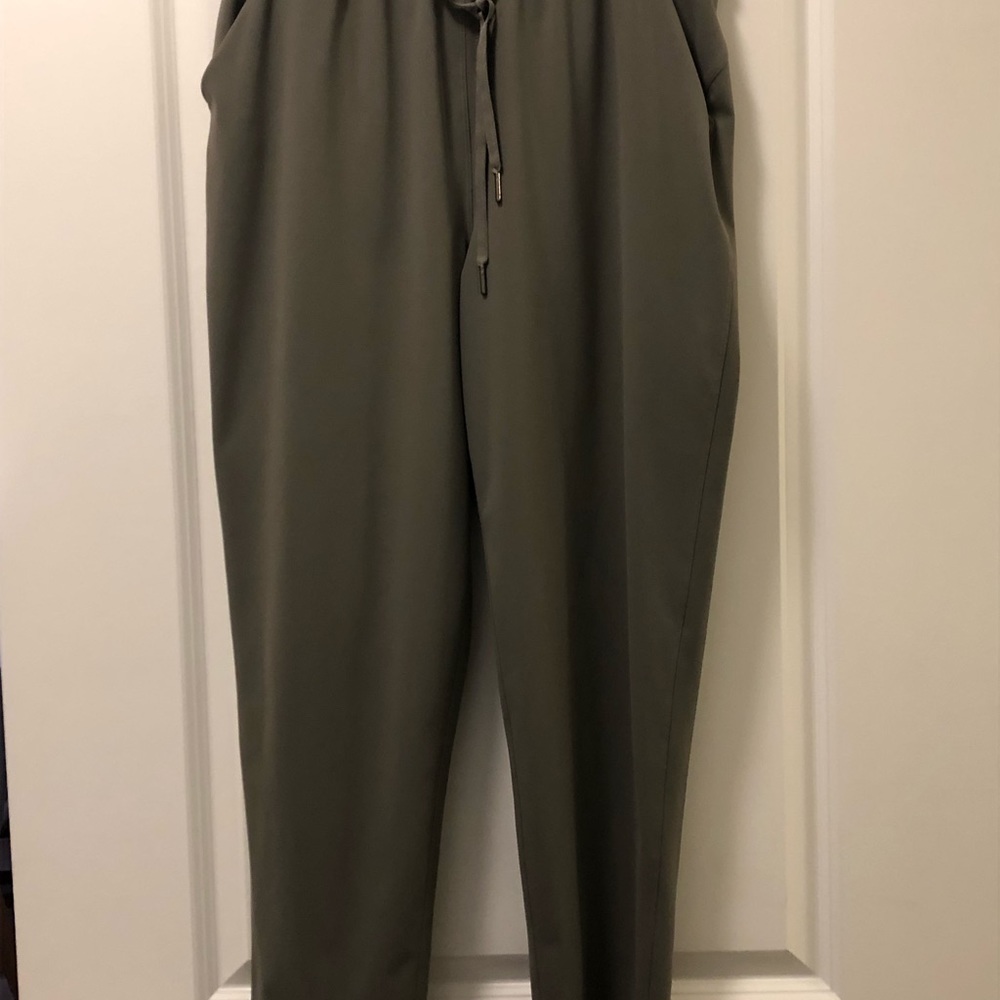 Lululemon Stretch Highrise Pants sz 10 Army Green